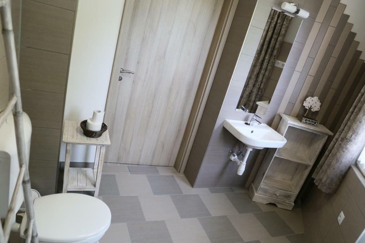Tiszavilag Pihenohaz Hotel Tiszakécske Eksteriør billede